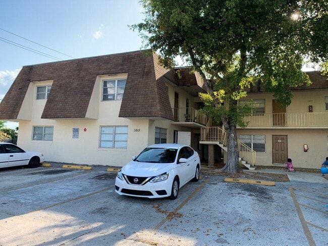 Photo - 3801 SW 59 Terr Davie, FL 33314