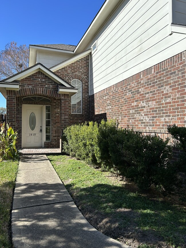 Photo - 1419 Miller Ave