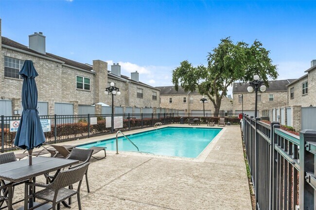 Photo - 664 Wilcrest Dr Unit 664