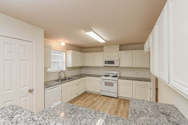 Photo - 6519 Floral Glen Ln