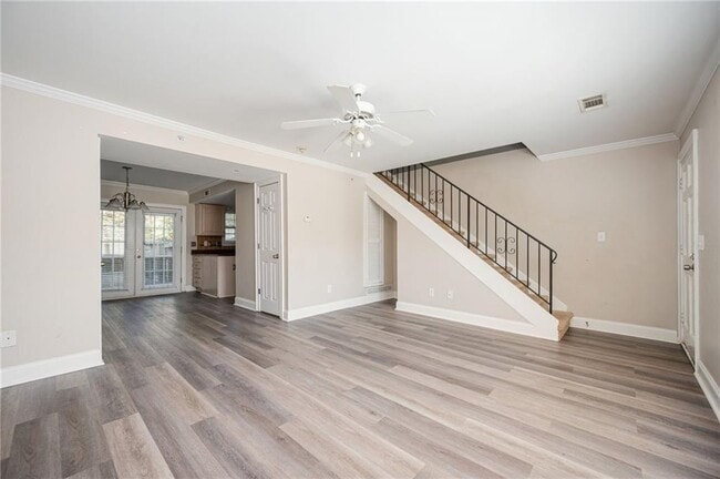 Photo - 31 Villa Ct SE