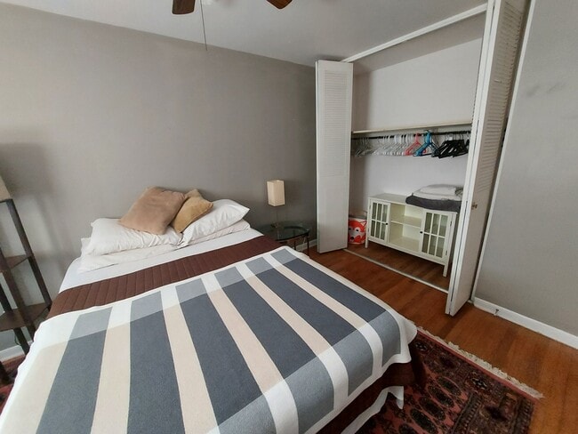 Building Photo - 2420 Sunset Rd