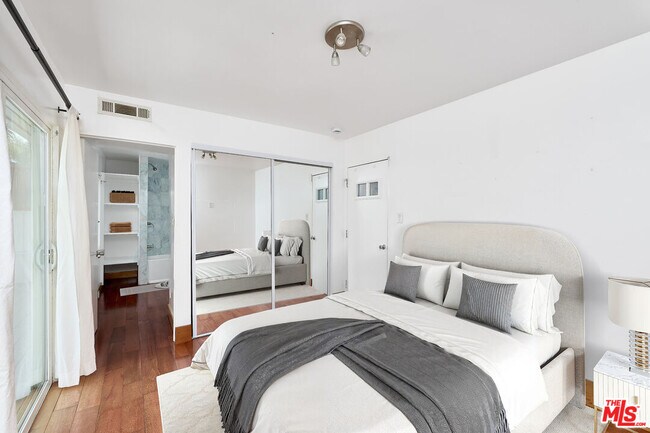 Photo - 1141 Cabrillo Ave