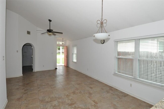 Photo - 17509 Loch Linnhe Loop