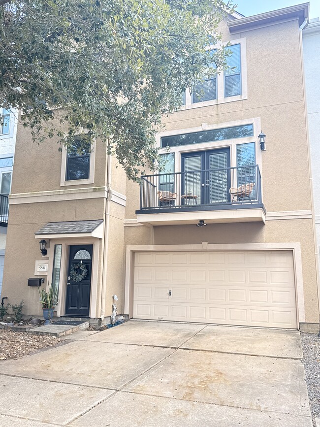 Building Photo - 5811 Maxie St