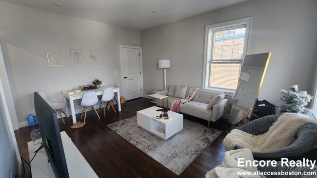 Photo - 2021 Commonwealth Ave Unit 4