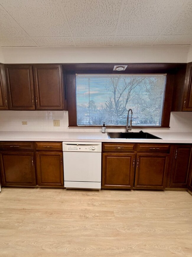 Photo - Vintage Home in an unbelievable location