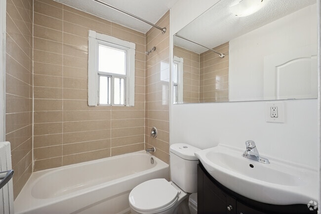 1BR, 1BA - 491SF - Bathroom