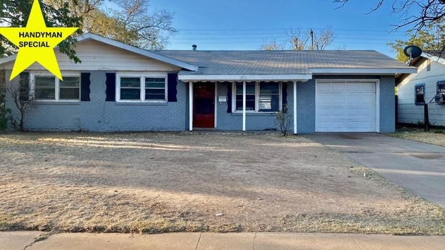 Building Photo - Handyman Special $0 First Month's Rent / “You fix, you SAVE BIG!!” Contact Mayshell for details: ...