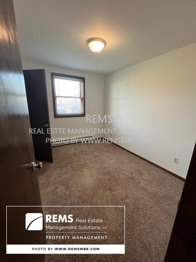 Photo - 155 W Adams St Unidad 1