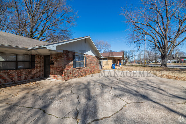 Building Photo - 1817 S Glendale St Rental