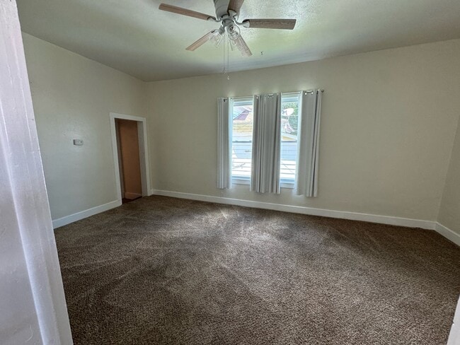Photo - 3 N Oak St Unit B