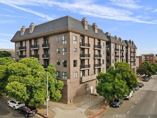 Building Photo - 8811 Burton Way Unit 318 Rental