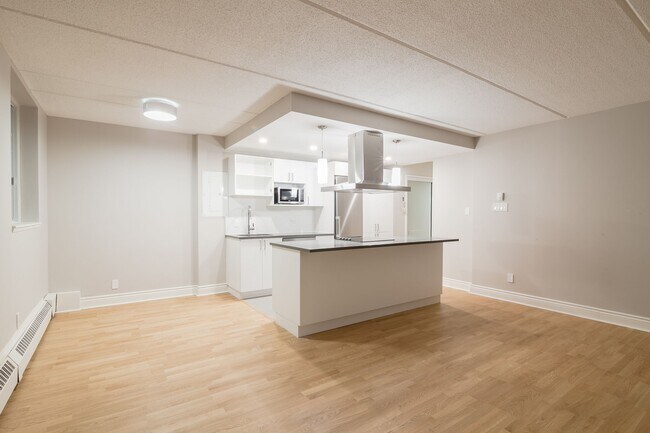Photo - 4800 Maisonneuve Blvd W Unit 409