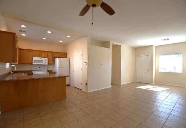 Photo - 2300 E Magma Rd