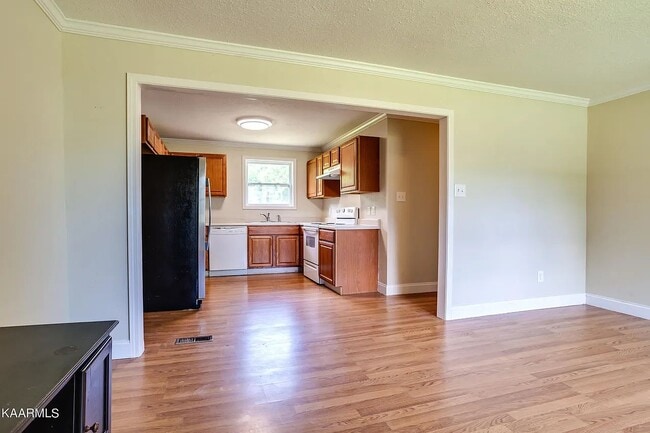 Photo - 4919 Coster Rd