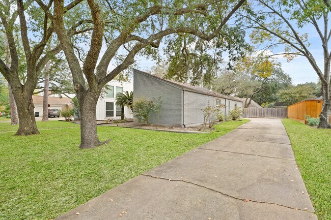 Photo - 11910 Pebble Rock Dr