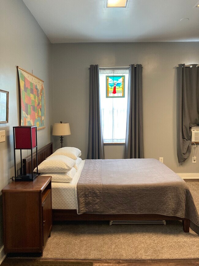 Photo - 1910 Donner St Apartments