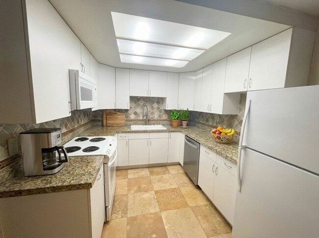 Photo - NOK Unidad 4464 Noyes Street #2