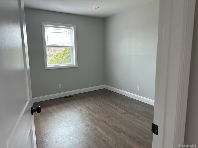 Photo - 99 N Railroad Ave