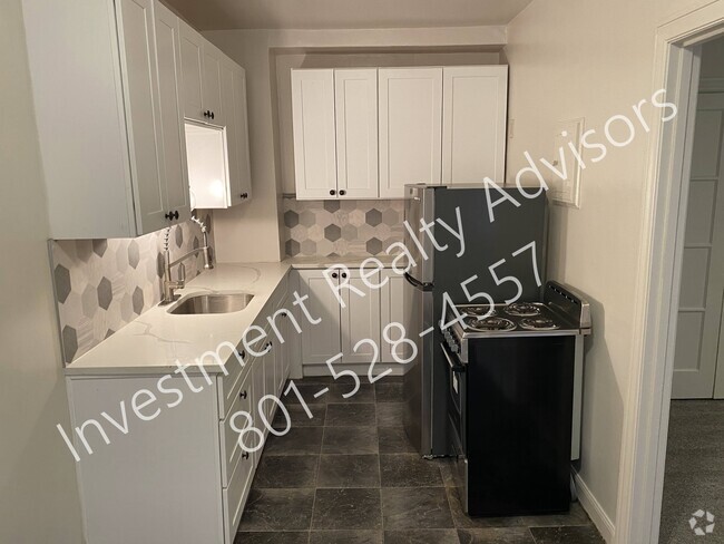 Building Photo - 141 E 1st Ave Unit 206 Rental