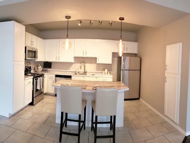 Crown Lone  Oak Apartment Homes