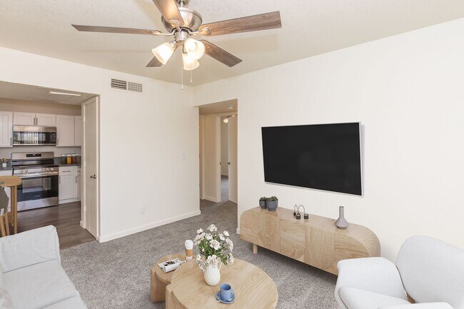 Photo - Garden Plaza Apartments