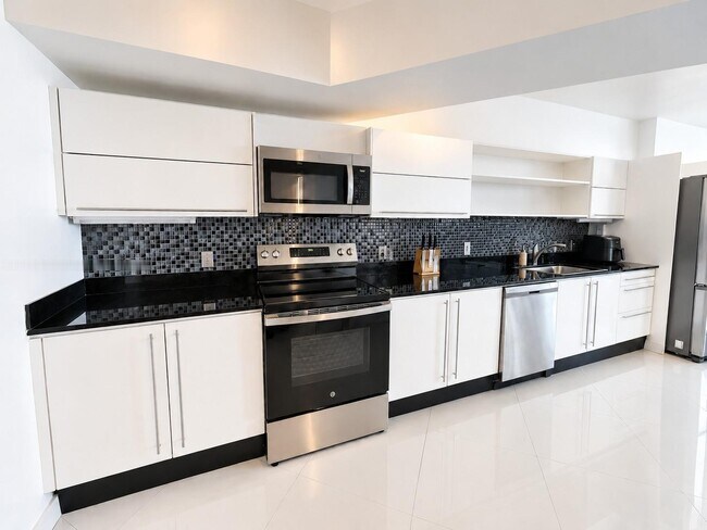 Photo - 690 SW 1st Ct Unit 602