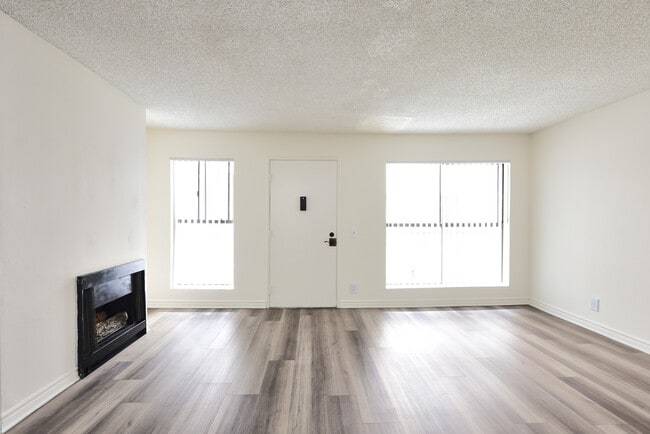 Building Photo - 1402 N Alta Vista Blvd