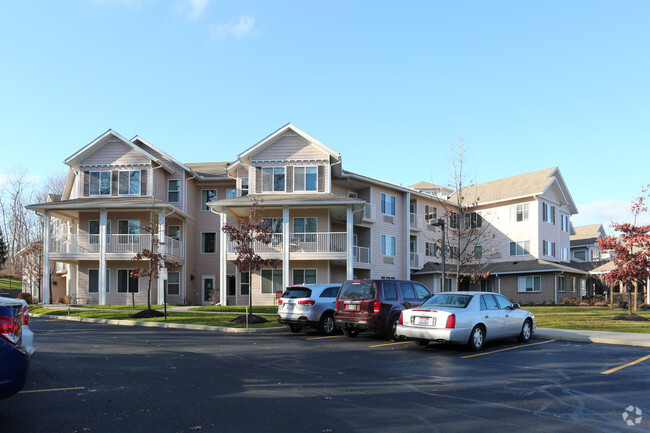 Holiday Copley Place - Holiday Copley Place Apartments