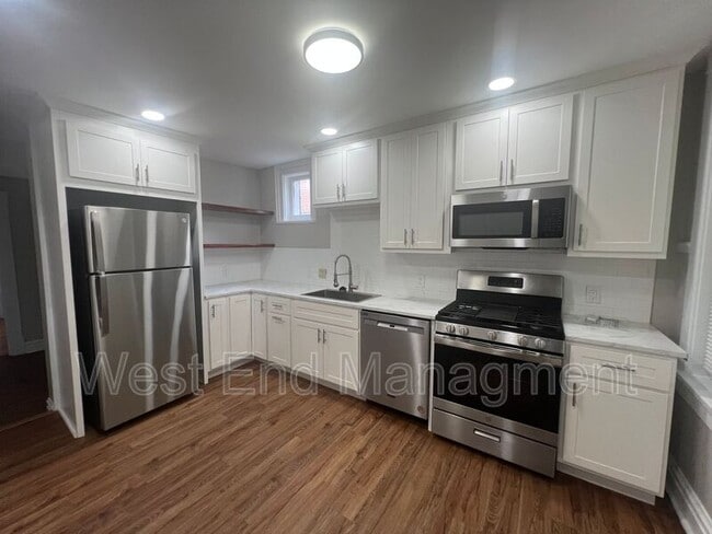 1018 Commodore Dr Unit A