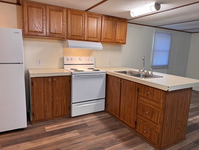 506-D SAUNDERS DR