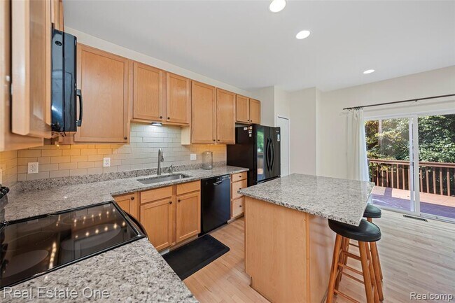 Photo - 38282 Saratoga Cir