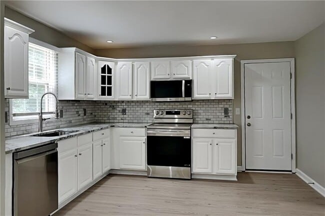 Photo - 74 Woodsfield Ln