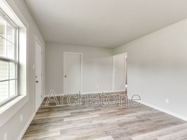 Photo - 2312 Mustang St