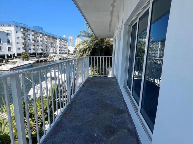 Photo - 3681 NE 170th St Unit 4