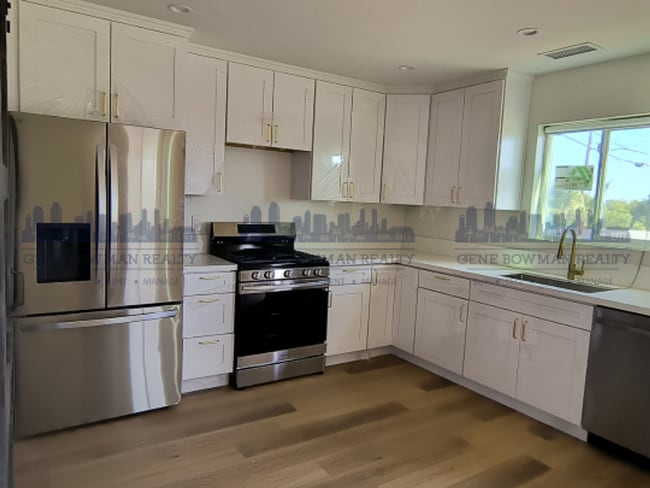 Building Photo - 2201-2205 E 24th St Unit 2205 E 24th St Rental