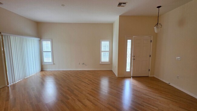 Photo - 3 bed, 2 bath 1 car garage