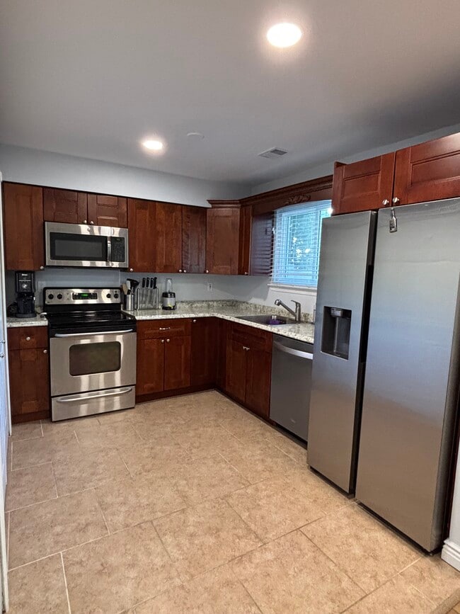 Photo - 204 Springmeadow Dr