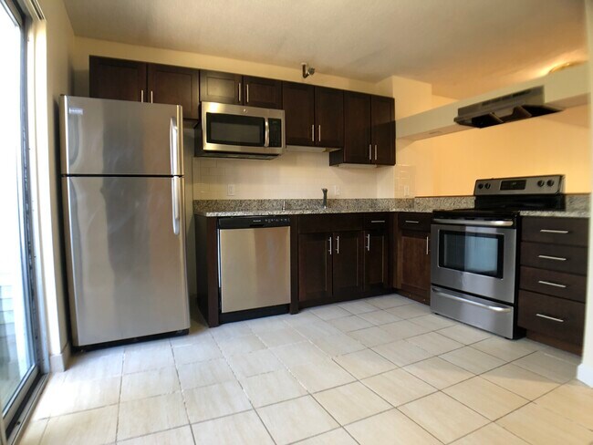 Building Photo - 152 N Beacon St Unit A3