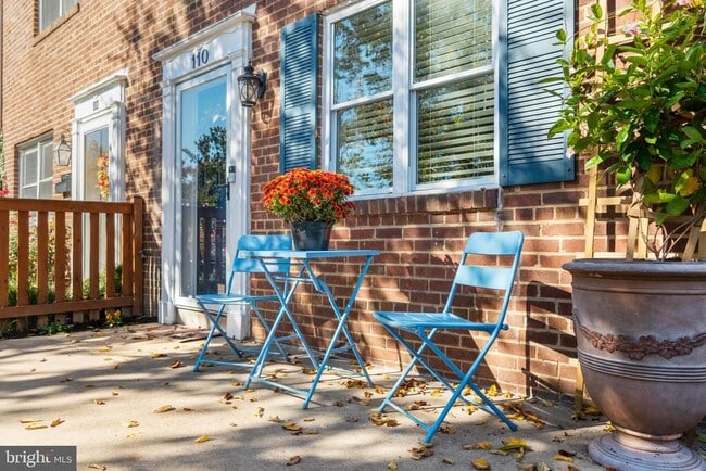 Photo - 110 E Rosemont Ave