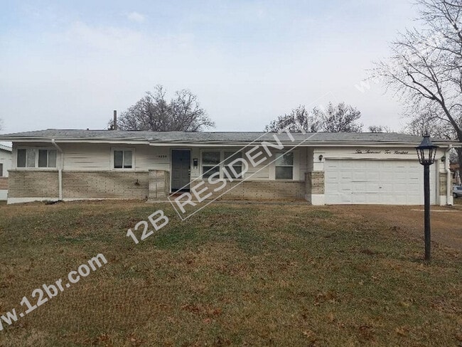 4-Bedroom Home with Basement - 4-Bedroom Home with Basement