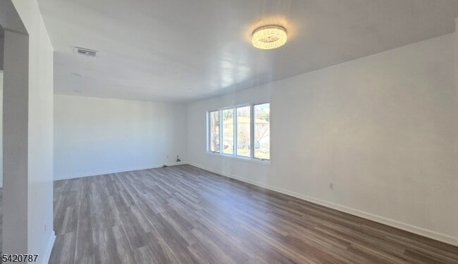 Photo - 360 Broad St