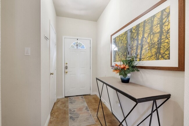 Photo - 7807 Kingsbury Wood