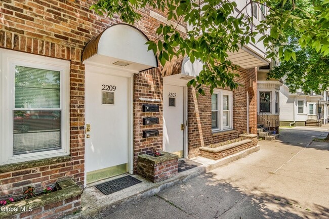 Building Photo - 2209 15th St Unit 1