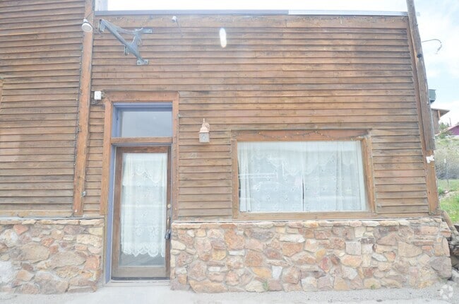 Building Photo - Live/Work Space! Main St Alma! Rental