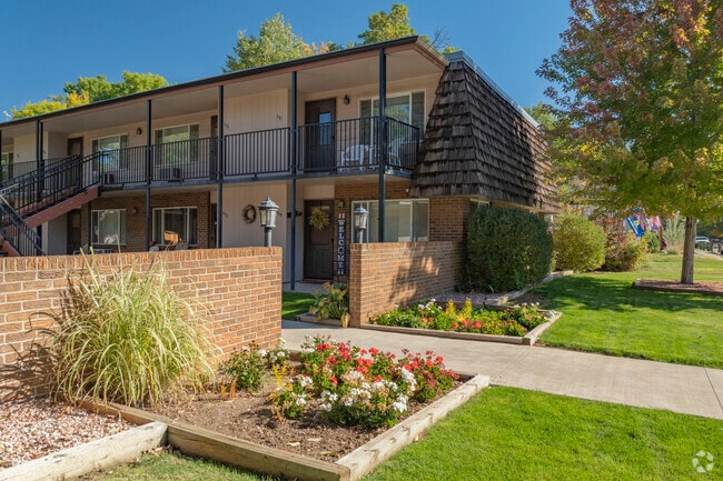 Photo - 10th Street Square Apartments