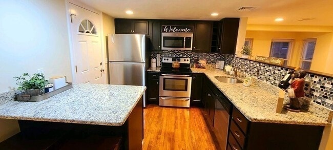 Building Photo - 7 Jaques St Unit 2