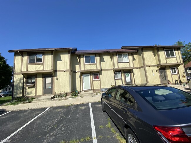 2 br, 1.5 bath Condo - 63 Greentree Circle... - 2 br, 1.5 bath Condo - 63 Greentree Circle...