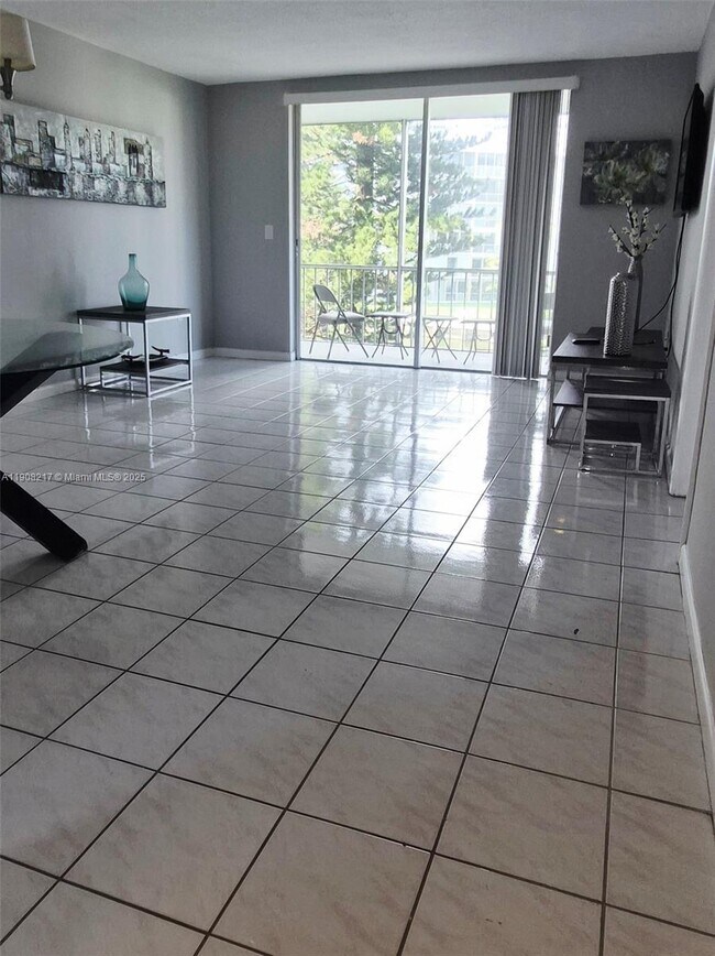 Photo - 2905 Point E Dr Unidad L312